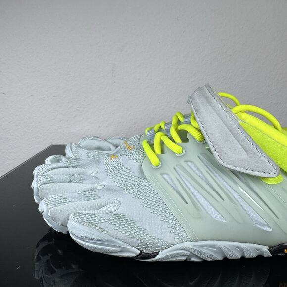 Vibram Fivefingers Shoes Womens Size 8.5-9 EU 41 V-Train 17W6605 - Picture 2 of 13
